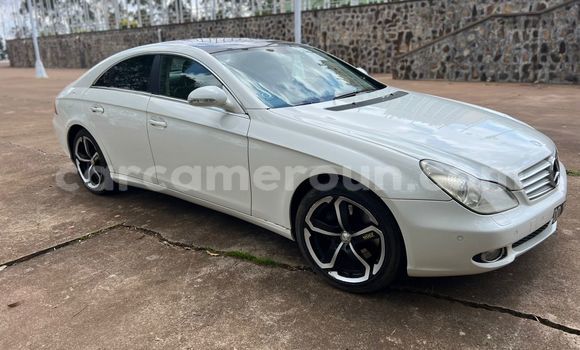 Sayi Na hannu Mercedes‒Benz CLS–Class Blue Mota in Yaounde a Babban Kamaru