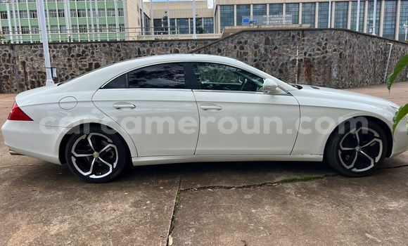 Sayi Na hannu Mercedes‒Benz CLS–Class Blue Mota in Yaounde a Babban Kamaru Sayi Na hannu Mercedes‒Benz CLS–Class Blue Mota in Yaounde a Babban Kamaru