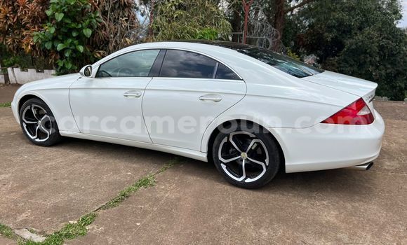 Sayi Na hannu Mercedes‒Benz CLS–Class Blue Mota in Yaounde a Babban Kamaru Sayi Na hannu Mercedes‒Benz CLS–Class Blue Mota in Yaounde a Babban Kamaru