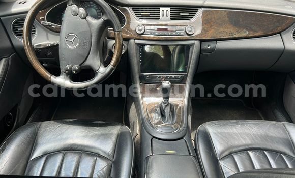 Sayi Na hannu Mercedes‒Benz CLS–Class Blue Mota in Yaounde a Babban Kamaru Sayi Na hannu Mercedes‒Benz CLS–Class Blue Mota in Yaounde a Babban Kamaru