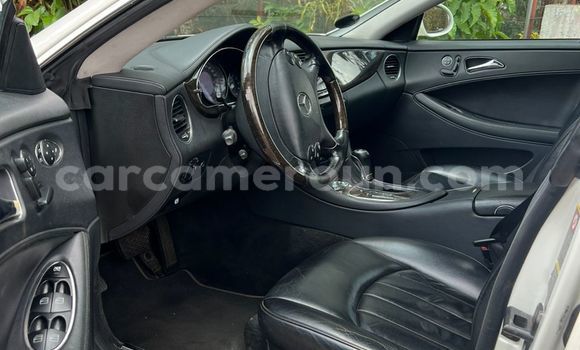 Sayi Na hannu Mercedes‒Benz CLS–Class Blue Mota in Yaounde a Babban Kamaru Sayi Na hannu Mercedes‒Benz CLS–Class Blue Mota in Yaounde a Babban Kamaru