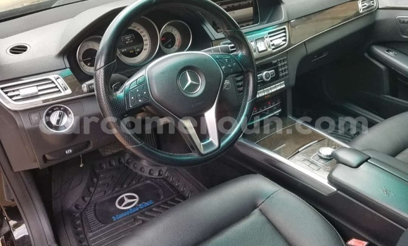 Acheter Occasion Voiture Mercedes‒Benz E–Class Noir à Yaoundé, Central Cameroon Acheter Occasion Voiture Mercedes‒Benz E–Class Noir à Yaoundé, Central Cameroon