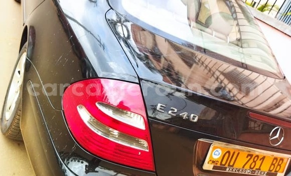 Acheter Occasion Voiture Mercedes‒Benz E–Class Noir à Yaoundé, Central Cameroon Acheter Occasion Voiture Mercedes‒Benz E–Class Noir à Yaoundé, Central Cameroon