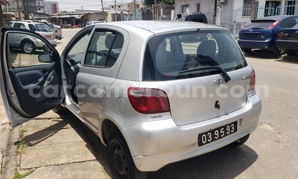 Sayi Na hannu Toyota Yaris Azurfa Mota in Douala a Ƙasar Kamaru Sayi Na hannu Toyota Yaris Azurfa Mota in Douala a Ƙasar Kamaru