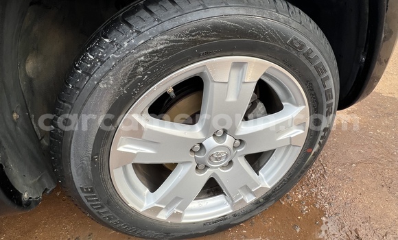Sayi Na hannu Toyota RAV4 Black Mota in Yaounde a Babban Kamaru Sayi Na hannu Toyota RAV4 Black Mota in Yaounde a Babban Kamaru