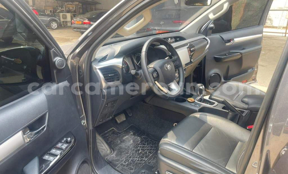 Sayi Sabo Toyota Pickup Black Mota in Douala a Ƙasar Kamaru Sayi Sabo Toyota Pickup Black Mota in Douala a Ƙasar Kamaru