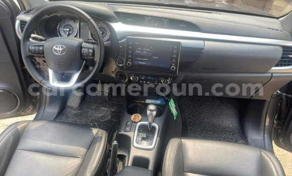 Sayi Sabo Toyota Pickup Black Mota in Douala a Ƙasar Kamaru Sayi Sabo Toyota Pickup Black Mota in Douala a Ƙasar Kamaru