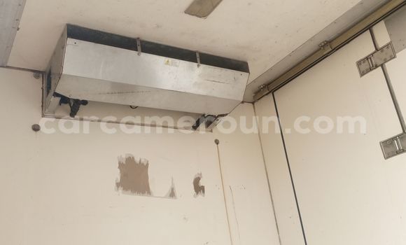 Acheter Import Utilitaire Mercedes‒Benz 814 Bleu à Douala, Littoral Cameroon Acheter Import Utilitaire Mercedes‒Benz 814 Bleu à Douala, Littoral Cameroon