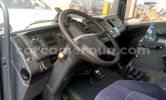 Acheter Import Utilitaire Mercedes‒Benz 814 Bleu à Douala, Littoral Cameroon Acheter Import Utilitaire Mercedes‒Benz 814 Bleu à Douala, Littoral Cameroon