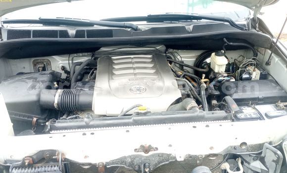 Acheter Import Voiture Toyota Tundra Gris à Douala, Littoral Cameroon Acheter Import Voiture Toyota Tundra Gris à Douala, Littoral Cameroon