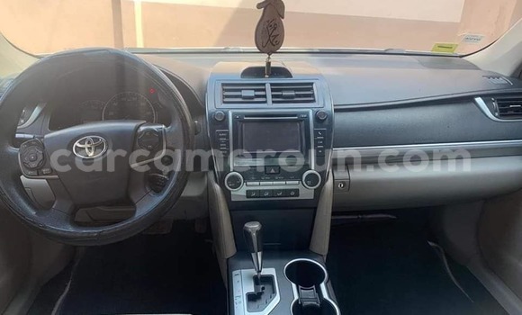 Sayi Na hannu Toyota Camry Azurfa Mota in Yaounde a Babban Kamaru Sayi Na hannu Toyota Camry Azurfa Mota in Yaounde a Babban Kamaru