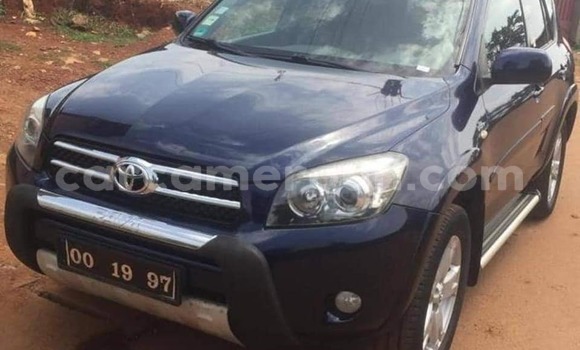 Sayi Na hannu Toyota RAV4 Blue Mota in Yaounde a Babban Kamaru