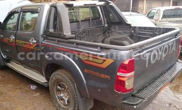 Sayi Na hannu Toyota Hilux Blue Mota in Yaounde a Babban Kamaru Sayi Na hannu Toyota Hilux Blue Mota in Yaounde a Babban Kamaru