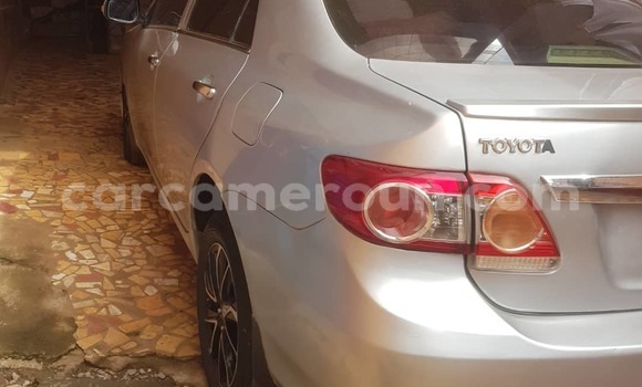 Sayi Na hannu Toyota RAV4 Azurfa Mota in Yaounde a Babban Kamaru Sayi Na hannu Toyota RAV4 Azurfa Mota in Yaounde a Babban Kamaru