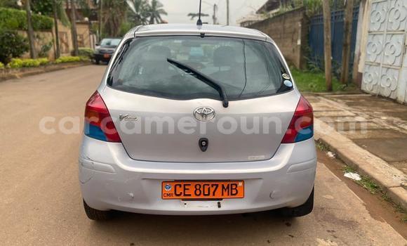 Sayi Na hannu Toyota Yaris Azurfa Mota in Yaounde a Babban Kamaru Sayi Na hannu Toyota Yaris Azurfa Mota in Yaounde a Babban Kamaru