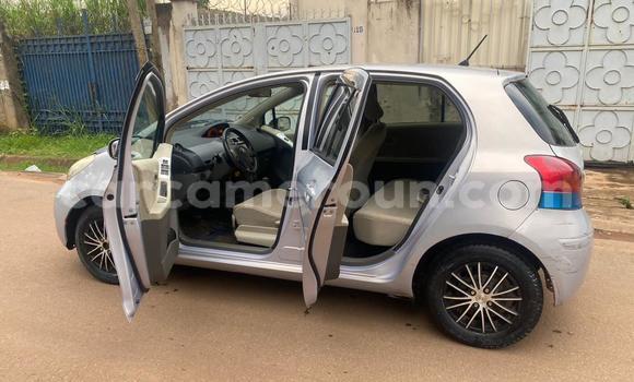Sayi Na hannu Toyota Yaris Azurfa Mota in Yaounde a Babban Kamaru Sayi Na hannu Toyota Yaris Azurfa Mota in Yaounde a Babban Kamaru
