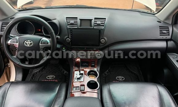 Acheter Occasion Voiture Toyota Highlander Autre à Yaoundé, Central Cameroon Acheter Occasion Voiture Toyota Highlander Autre à Yaoundé, Central Cameroon