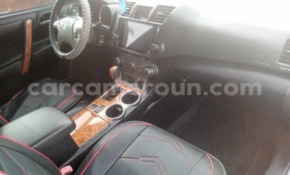 Acheter Occasion Voiture Toyota Highlander Noir à Yaoundé, Central Cameroon Acheter Occasion Voiture Toyota Highlander Noir à Yaoundé, Central Cameroon