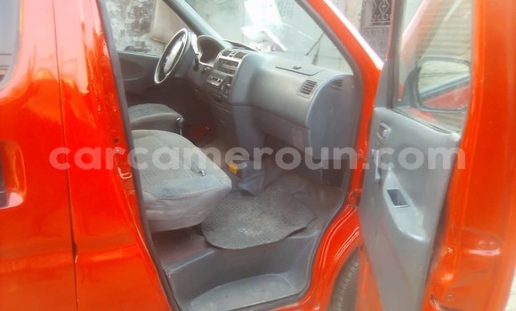 Sayi Na hannu Toyota Hiace Red Mota in Douala a Ƙasar Kamaru Sayi Na hannu Toyota Hiace Red Mota in Douala a Ƙasar Kamaru