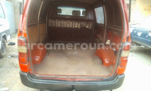 Sayi Na hannu Toyota Hiace Red Mota in Douala a Ƙasar Kamaru Sayi Na hannu Toyota Hiace Red Mota in Douala a Ƙasar Kamaru