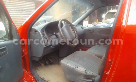 Sayi Na hannu Toyota Hiace Red Mota in Douala a Ƙasar Kamaru Sayi Na hannu Toyota Hiace Red Mota in Douala a Ƙasar Kamaru