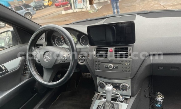 Acheter Occasion Voiture Mercedes‒Benz C-klasse Noir à Yaoundé, Central Cameroon Acheter Occasion Voiture Mercedes‒Benz C-klasse Noir à Yaoundé, Central Cameroon