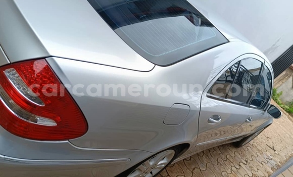 Acheter Occasion Voiture Mercedes‒Benz E–Class Gris à Yaoundé, Central Cameroon Acheter Occasion Voiture Mercedes‒Benz E–Class Gris à Yaoundé, Central Cameroon