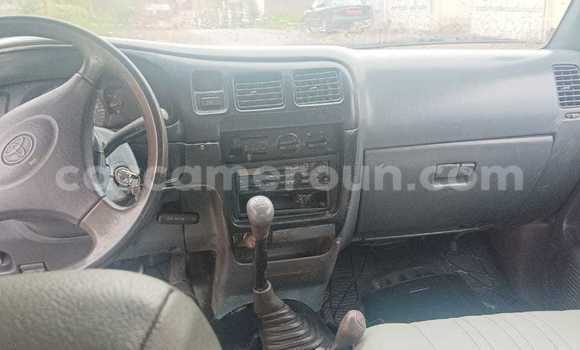 Sayi Na hannu Toyota Hilux Green Mota in Yaounde a Babban Kamaru Sayi Na hannu Toyota Hilux Green Mota in Yaounde a Babban Kamaru
