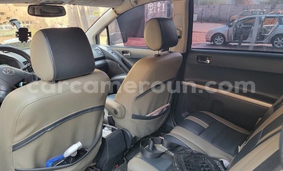 Acheter Occasion Voiture Toyota Corolla Verso Gris à Yaoundé, Central Cameroon Acheter Occasion Voiture Toyota Corolla Verso Gris à Yaoundé, Central Cameroon