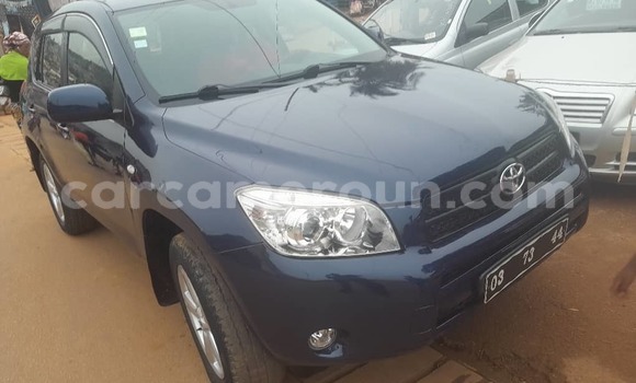 Acheter Occasion Voiture Toyota RAV4 Bleu à Yaoundé, Central Cameroon Acheter Occasion Voiture Toyota RAV4 Bleu à Yaoundé, Central Cameroon