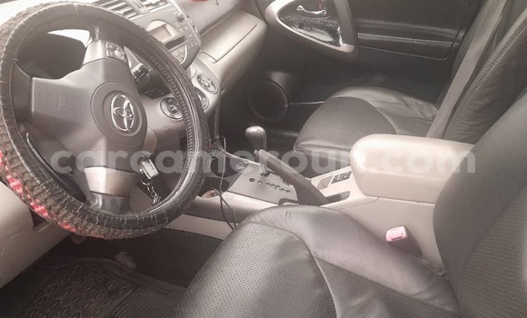 Acheter Occasion Voiture Toyota RAV4 Bleu à Yaoundé, Central Cameroon Acheter Occasion Voiture Toyota RAV4 Bleu à Yaoundé, Central Cameroon