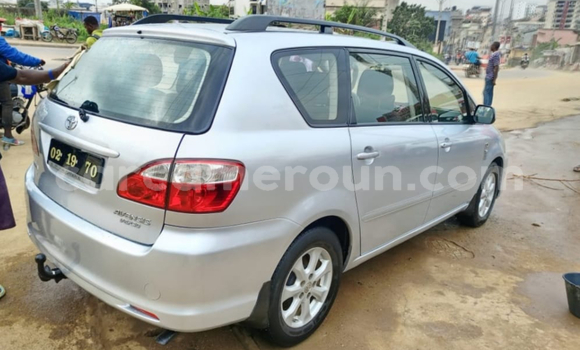 Sayi Imported Toyota Avensis M Mota in Douala a Ƙasar Kamaru Sayi Imported Toyota Avensis M Mota in Douala a Ƙasar Kamaru
