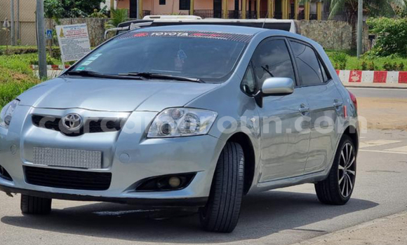 Sayi Imported Toyota Auris M Mota in Douala a Ƙasar Kamaru