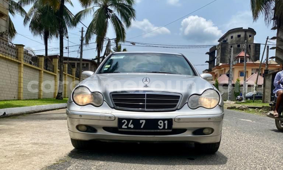 Sayi Imported Mercedes-Benz C-Classe M Mota in Douala a Ƙasar Kamaru Sayi Imported Mercedes-Benz C-Classe M Mota in Douala a Ƙasar Kamaru