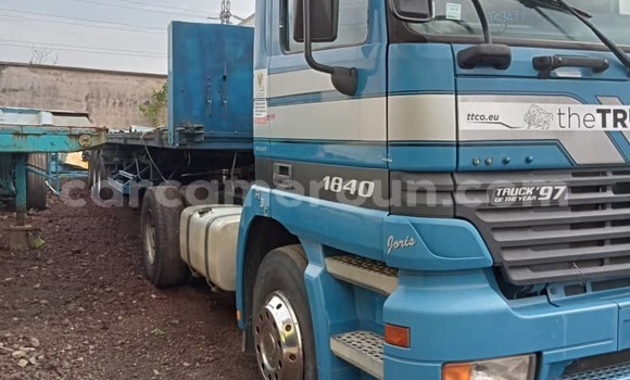 Sayi Na hannu Mercedes‒Benz 1840 Blue Babbar mota in Douala a Ƙasar Kamaru Sayi Na hannu Mercedes‒Benz 1840 Blue Babbar mota in Douala a Ƙasar Kamaru