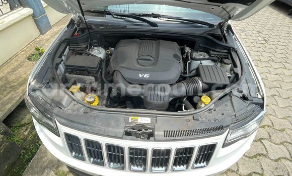Buy Used Jeep Grand Cherokee White Car in Douala in Littoral Cameroon Buy Used Jeep Grand Cherokee White Car in Douala in Littoral Cameroon