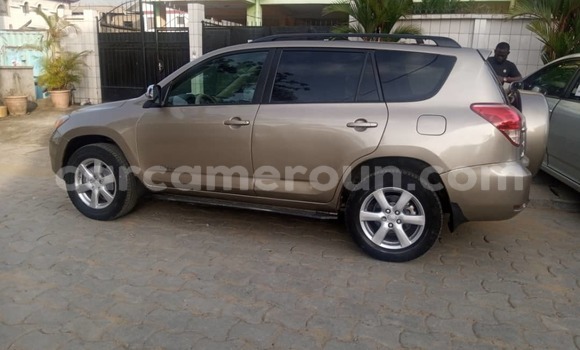 Acheter Occasion Voiture Toyota RAV4 Beige à Douala, Littoral Cameroon Acheter Occasion Voiture Toyota RAV4 Beige à Douala, Littoral Cameroon