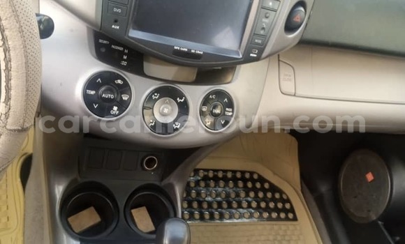 Acheter Occasion Voiture Toyota RAV4 Beige à Douala, Littoral Cameroon Acheter Occasion Voiture Toyota RAV4 Beige à Douala, Littoral Cameroon