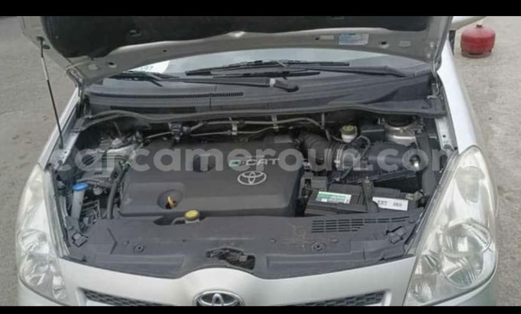 Acheter Occasion Voiture Toyota Corolla Verso Gris à Douala, Littoral Cameroon Acheter Occasion Voiture Toyota Corolla Verso Gris à Douala, Littoral Cameroon