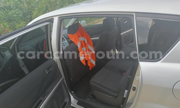 Acheter Occasion Voiture Toyota Corolla Verso Gris à Douala, Littoral Cameroon Acheter Occasion Voiture Toyota Corolla Verso Gris à Douala, Littoral Cameroon