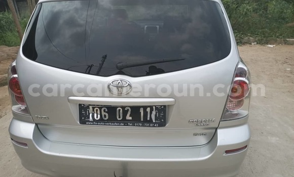 Acheter Occasion Voiture Toyota Corolla Verso Gris à Douala, Littoral Cameroon Acheter Occasion Voiture Toyota Corolla Verso Gris à Douala, Littoral Cameroon