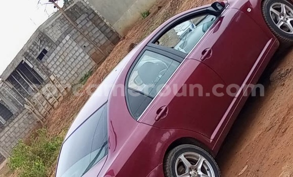Sayi Imported Toyota Avensis Red Mota in Yaounde a Babban Kamaru Sayi Imported Toyota Avensis Red Mota in Yaounde a Babban Kamaru