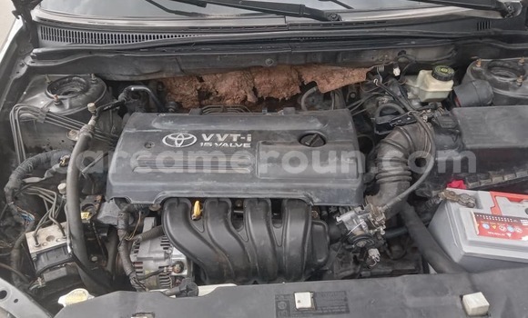 Sayi Na hannu Toyota Corolla Azurfa Mota in Douala a Ƙasar Kamaru Sayi Na hannu Toyota Corolla Azurfa Mota in Douala a Ƙasar Kamaru