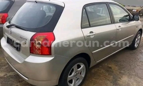 Sayi Na hannu Toyota Corolla Azurfa Mota in Douala a Ƙasar Kamaru Sayi Na hannu Toyota Corolla Azurfa Mota in Douala a Ƙasar Kamaru