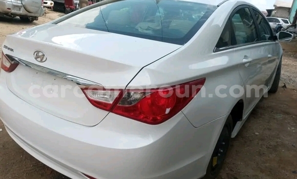 Acheter Occasion Voiture Hyundai Sonata Blanc à Douala, Littoral Cameroon Acheter Occasion Voiture Hyundai Sonata Blanc à Douala, Littoral Cameroon