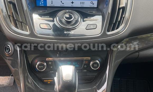 Sayi Na hannu Ford Escape Azurfa Mota in Yaounde a Babban Kamaru Sayi Na hannu Ford Escape Azurfa Mota in Yaounde a Babban Kamaru