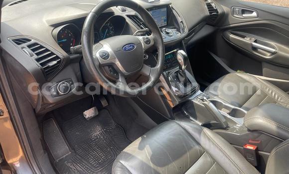Sayi Na hannu Ford Escape Azurfa Mota in Yaounde a Babban Kamaru Sayi Na hannu Ford Escape Azurfa Mota in Yaounde a Babban Kamaru