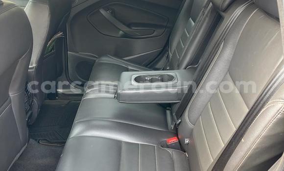 Sayi Na hannu Ford Escape Azurfa Mota in Yaounde a Babban Kamaru Sayi Na hannu Ford Escape Azurfa Mota in Yaounde a Babban Kamaru