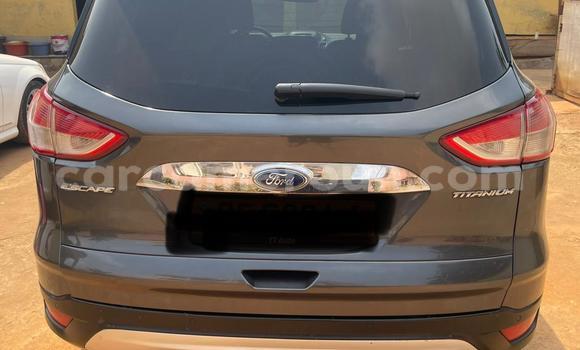 Sayi Na hannu Ford Escape Azurfa Mota in Yaounde a Babban Kamaru Sayi Na hannu Ford Escape Azurfa Mota in Yaounde a Babban Kamaru