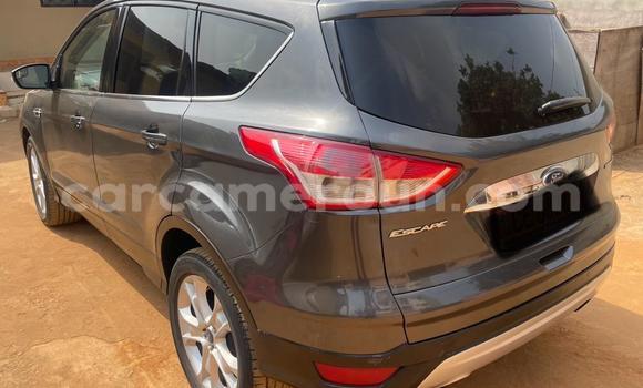 Sayi Na hannu Ford Escape Azurfa Mota in Yaounde a Babban Kamaru Sayi Na hannu Ford Escape Azurfa Mota in Yaounde a Babban Kamaru